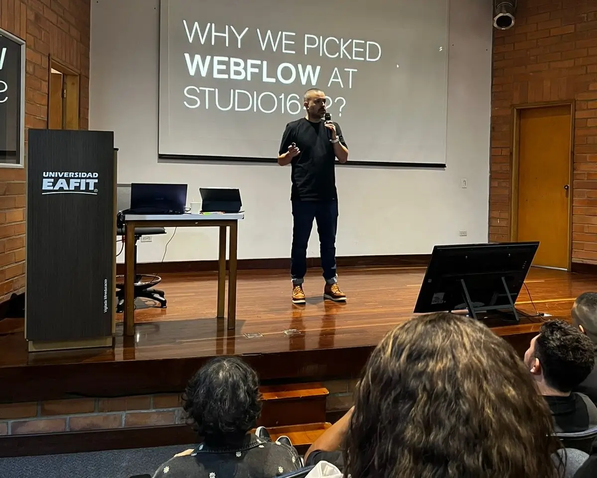 Founder of Studio1642 talking at Webflow Colombia Seminar